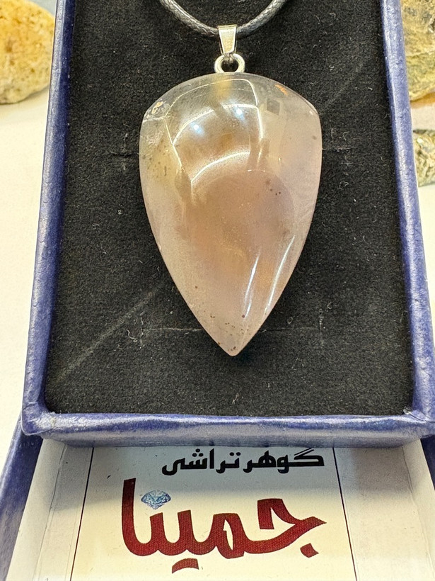 گردنبند مردانه با عقیق خرمایی